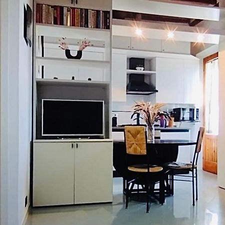 Historic Center Apartment With Private Garage Montalcino Buitenkant foto
