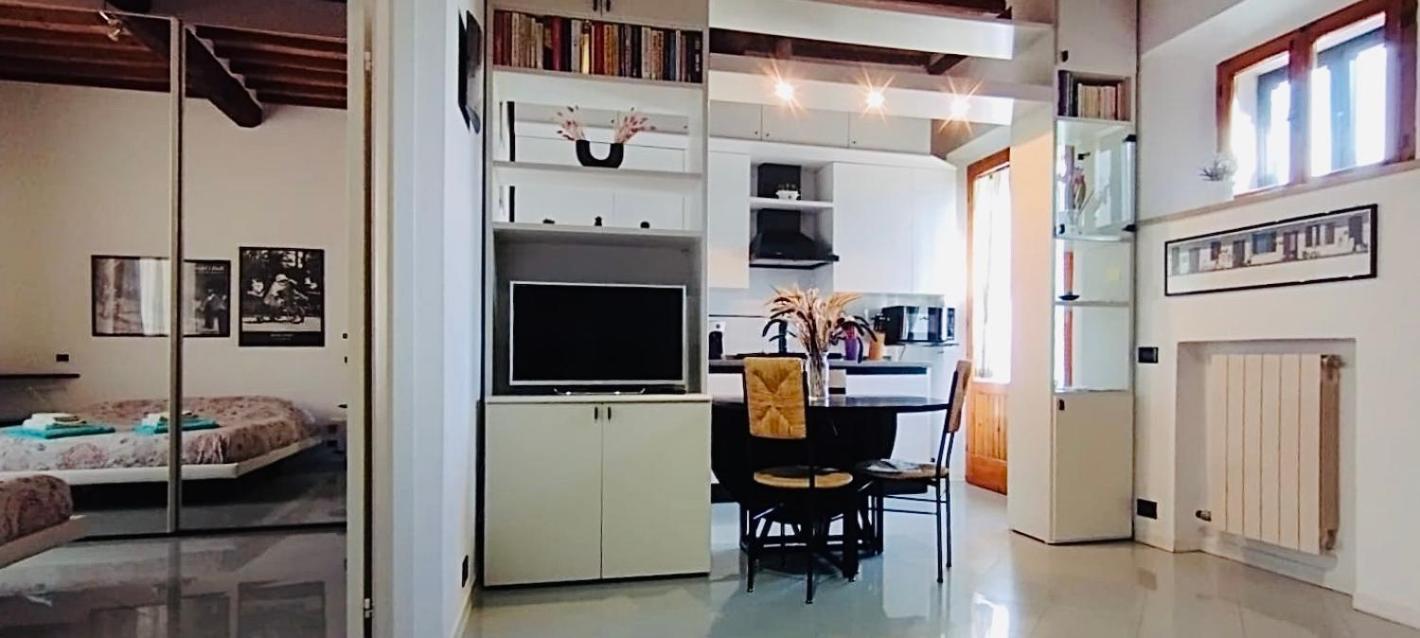 Historic Center Apartment With Private Garage Montalcino Buitenkant foto