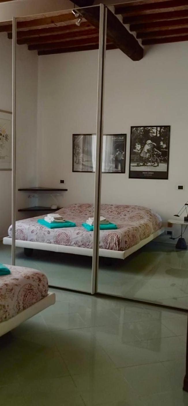 Historic Center Apartment With Private Garage Montalcino Buitenkant foto