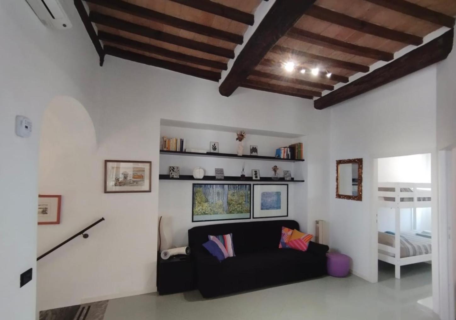 Historic Center Apartment With Private Garage Montalcino Buitenkant foto